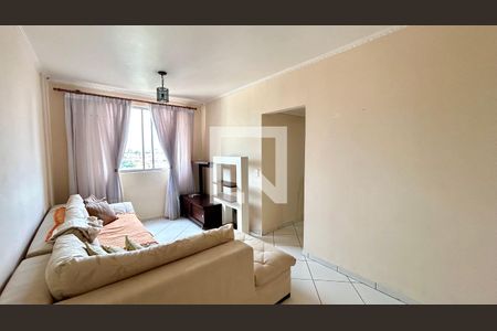Sala de apartamento para alugar com 3 quartos, 53m² em Jardim Santa Edwirges, Guarulhos
