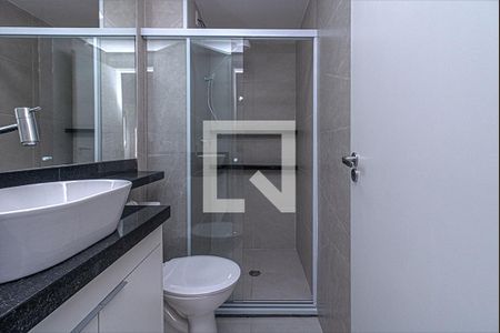 banheiro social_2 de apartamento para alugar com 2 quartos, 34m² em Ipiranga, São Paulo