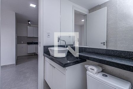 banheiro social_3 de apartamento para alugar com 2 quartos, 34m² em Ipiranga, São Paulo