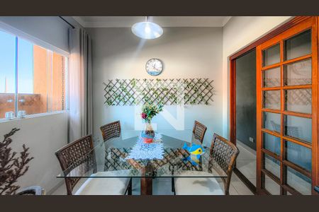 Copa de casa para alugar com 3 quartos, 230m² em Jardim Presidente, São Paulo