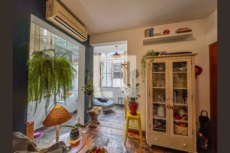 Apartamento para alugar com 2 quartos, 80m² em Laranjeiras, Rio de Janeiro