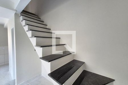 Escada de casa de condomínio à venda com 2 quartos, 63m² em Cidade Satélite Íris, Campinas