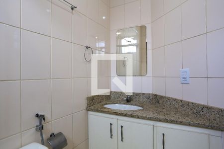 Banheiro da Suíte de apartamento para alugar com 3 quartos, 80m² em Horto, Belo Horizonte