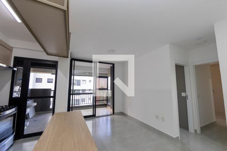 Sala_Cozinha de apartamento para alugar com 2 quartos, 63m² em Alphaville Empresarial, Barueri