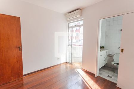 Suíte de apartamento à venda com 4 quartos, 150m² em Sagrada Família, Belo Horizonte