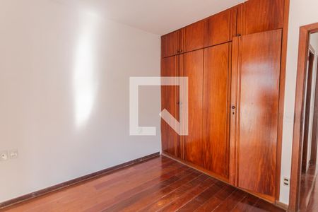 Suíte de apartamento à venda com 4 quartos, 150m² em Sagrada Família, Belo Horizonte