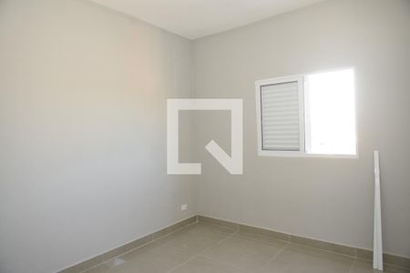 Quarto de apartamento para alugar com 1 quarto, 50m² em Jardim Santo Eduardo, Embu das Artes