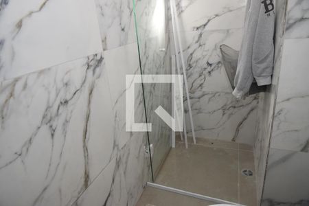 Banheiro de apartamento para alugar com 1 quarto, 50m² em Jardim Santo Eduardo, Embu das Artes