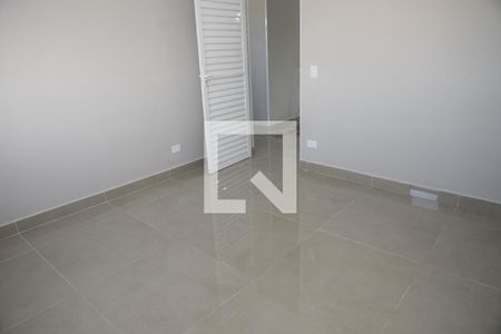 Quarto de apartamento para alugar com 1 quarto, 50m² em Jardim Santo Eduardo, Embu das Artes