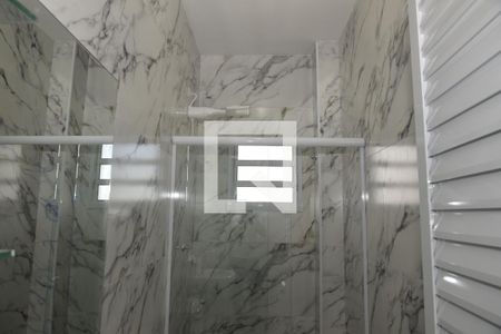 Banheiro de apartamento para alugar com 1 quarto, 50m² em Jardim Santo Eduardo, Embu das Artes