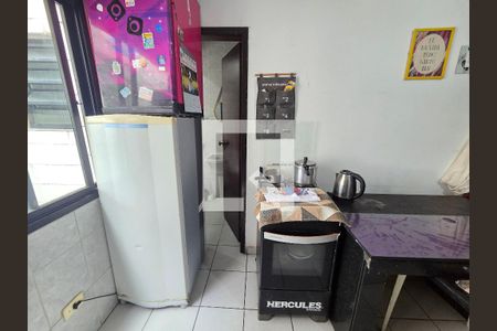 Cozinha de kitnet/studio para alugar com 1 quarto, 25m² em Vila Assuncao, Praia Grande