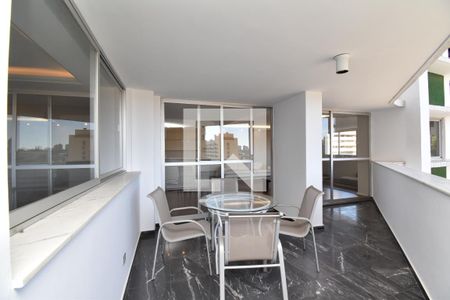 Sacada  de apartamento para alugar com 3 quartos, 270m² em Batel, Curitiba