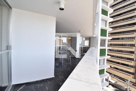 Sacada  de apartamento para alugar com 3 quartos, 270m² em Batel, Curitiba