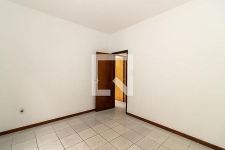 Quarto 1 de casa para alugar com 3 quartos, 150m² em Padre Miguel, Rio de Janeiro