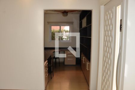 Casa de Condomínio para alugar com 4 quartos, 270m² em Jardim Barbacena, Cotia