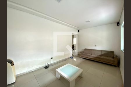 Casa para alugar com 3 quartos, 300m² em Niteroi, Betim