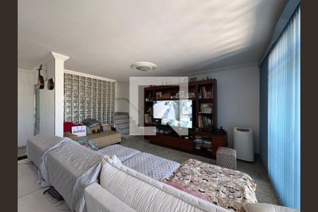 Casa para alugar com 4 quartos, 220m² em Vila Guedes, São Paulo