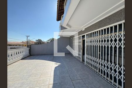 Casa para alugar com 4 quartos, 220m² em Vila Guedes, São Paulo