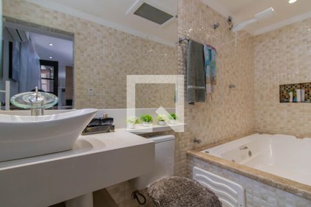 Suite de casa para alugar com 3 quartos, 330m² em Vila Bremen, Guarulhos