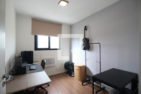 Quarto 1 de apartamento para alugar com 2 quartos, 57m² em Jacarepaguá, Rio de Janeiro