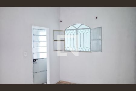 Sala de casa para alugar com 2 quartos, 100m² em Vista Alegre, Rio de Janeiro