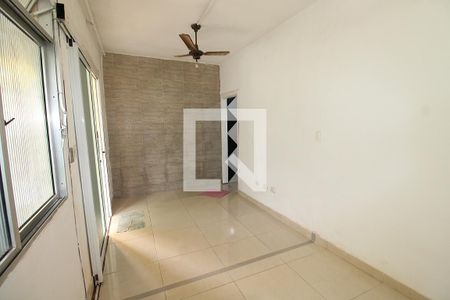 Sala de casa para alugar com 2 quartos, 80m² em Engenheiro Leal, Rio de Janeiro