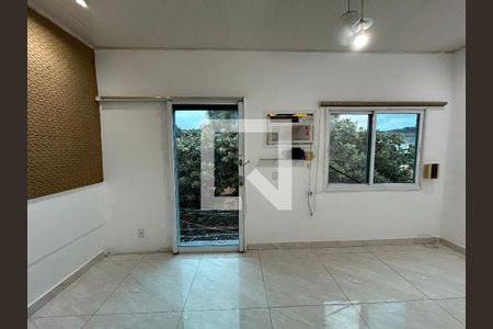 Quarto 2 de casa para alugar com 2 quartos, 80m² em Engenheiro Leal, Rio de Janeiro