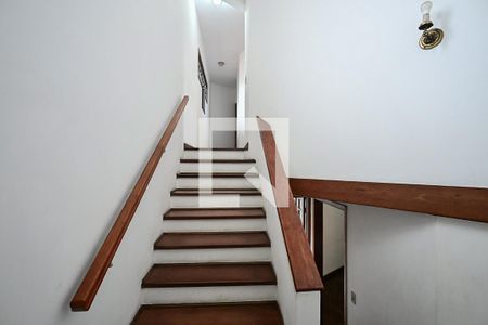 Escada de casa à venda com 3 quartos, 200m² em Parque Assuncao, Taboão da Serra