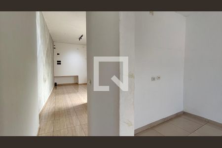 Casa para alugar com 2 quartos, 70m² em Vila Zat, São Paulo