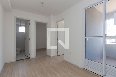 Sala/ Cozinha de apartamento para alugar com 2 quartos, 31m² em Vila Plana, São Paulo
