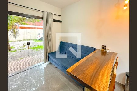 Sala de apartamento para alugar com 1 quarto, 50m² em São João do Rio Vermelho, Florianópolis
