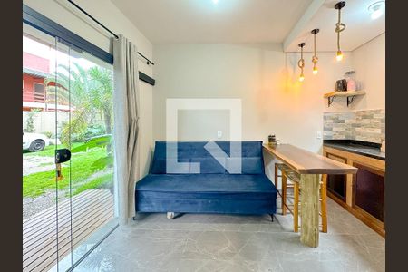 Sala de apartamento para alugar com 1 quarto, 50m² em São João do Rio Vermelho, Florianópolis