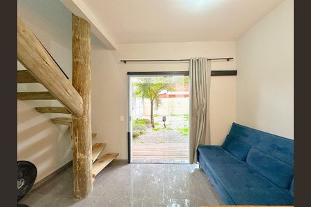 Sala de apartamento para alugar com 1 quarto, 50m² em São João do Rio Vermelho, Florianópolis
