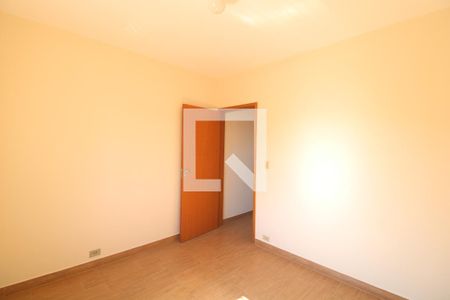 Quarto 2 de casa para alugar com 2 quartos, 250m² em Jardim dos Lagos, São Paulo