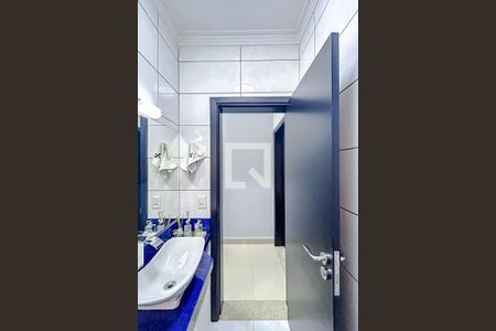 Lavabo de casa à venda com 4 quartos, 200m² em Penha de França, São Paulo