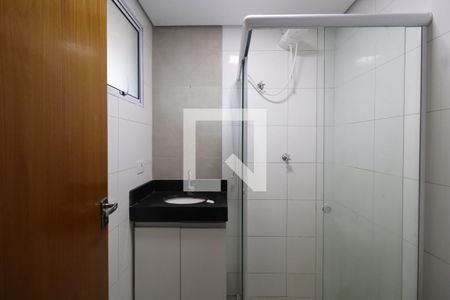 Banheiro de apartamento para alugar com 1 quarto, 30m² em Vila Esperança, São Paulo