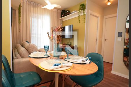 Sala de apartamento à venda com 2 quartos, 43m² em Santo Cristo, Rio de Janeiro