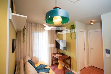 Sala de apartamento à venda com 2 quartos, 43m² em Santo Cristo, Rio de Janeiro
