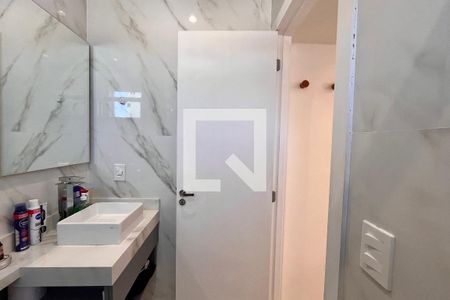 Banheiro  de kitnet/studio para alugar com 1 quarto, 35m² em Copacabana, Rio de Janeiro