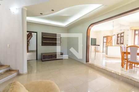 Casa para alugar com 3 quartos, 240m² em Marechal Rondon, Canoas