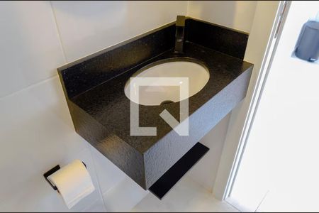 Banheiro de apartamento para alugar com 1 quarto, 25m² em Campeche, Florianópolis