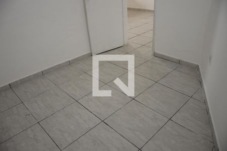 Quarto de casa para alugar com 2 quartos, 45m² em Jardim Florida, Embu das Artes