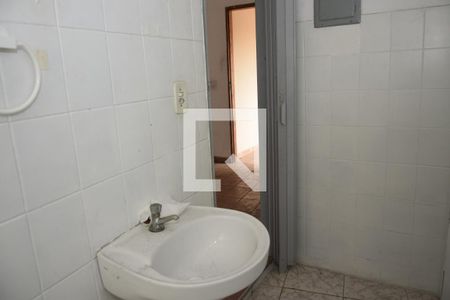 Banheiro de casa para alugar com 1 quarto, 35m² em Jardim Florida, Embu das Artes