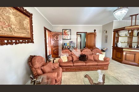 Sala de casa à venda com 4 quartos, 354m² em Vila Galvão, Guarulhos