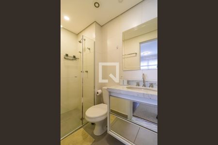 Banheiro da Suíte de apartamento para alugar com 1 quarto, 66m² em Empresarial 18 do Forte, Barueri