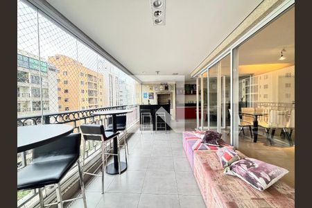 Varanda de apartamento à venda com 3 quartos, 156m² em Vila Olímpia, São Paulo