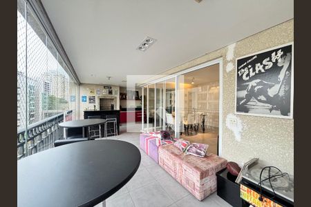 Varanda de apartamento à venda com 3 quartos, 156m² em Vila Olímpia, São Paulo