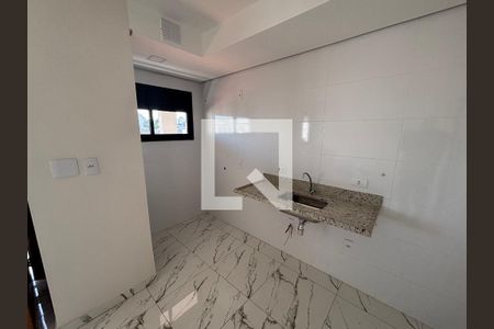 Cozinha de apartamento para alugar com 1 quarto, 35m² em Vila Ré, São Paulo