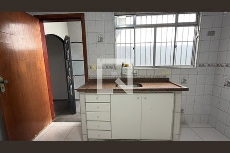 Cozinha de casa para alugar com 3 quartos, 150m² em Parque Sevilha, São Paulo
