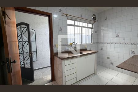 Sala de casa para alugar com 3 quartos, 150m² em Parque Sevilha, São Paulo